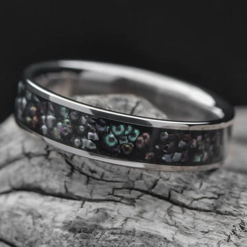 Titanium Men's Wedding Band with Black Pearl Inlay | 6mm – Sesto